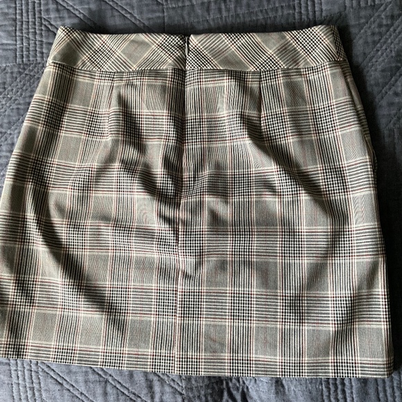 Skirt - Picture 2 of 2